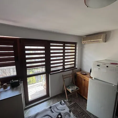 Apartman 007 с градинка Burgasz