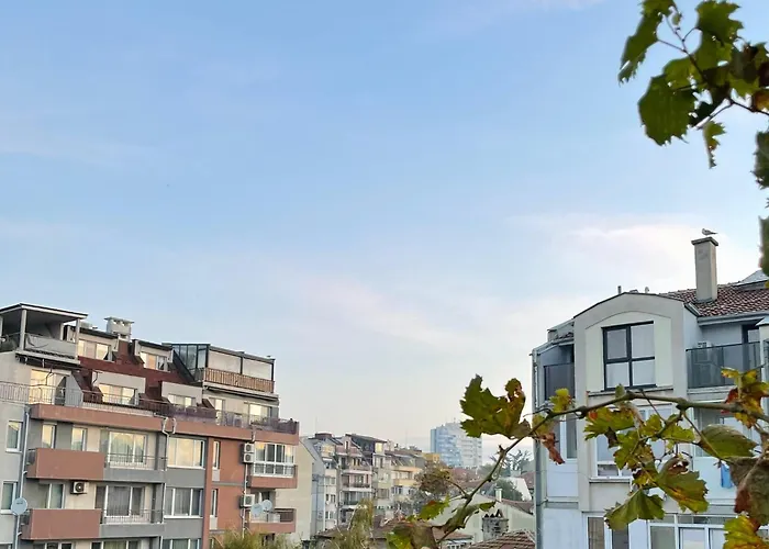 007 с градинка Apartamento Burgas