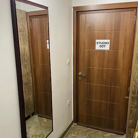 007 с градинка Apartament Burgas
